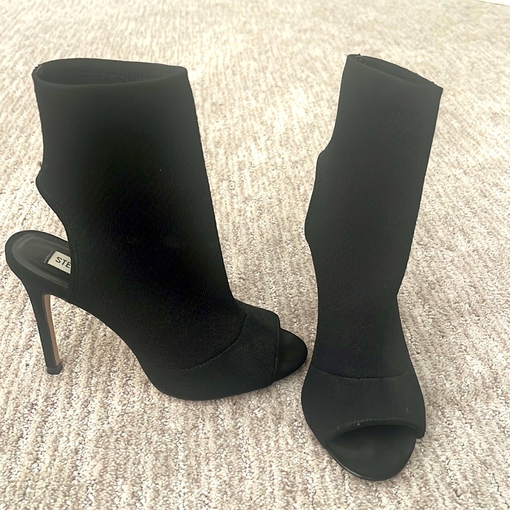 Steve Madden open toe boot